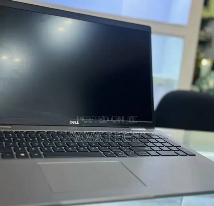 New Laptop Dell Latitude 15 3560 16GB Intel Core i7 SSD 512GB