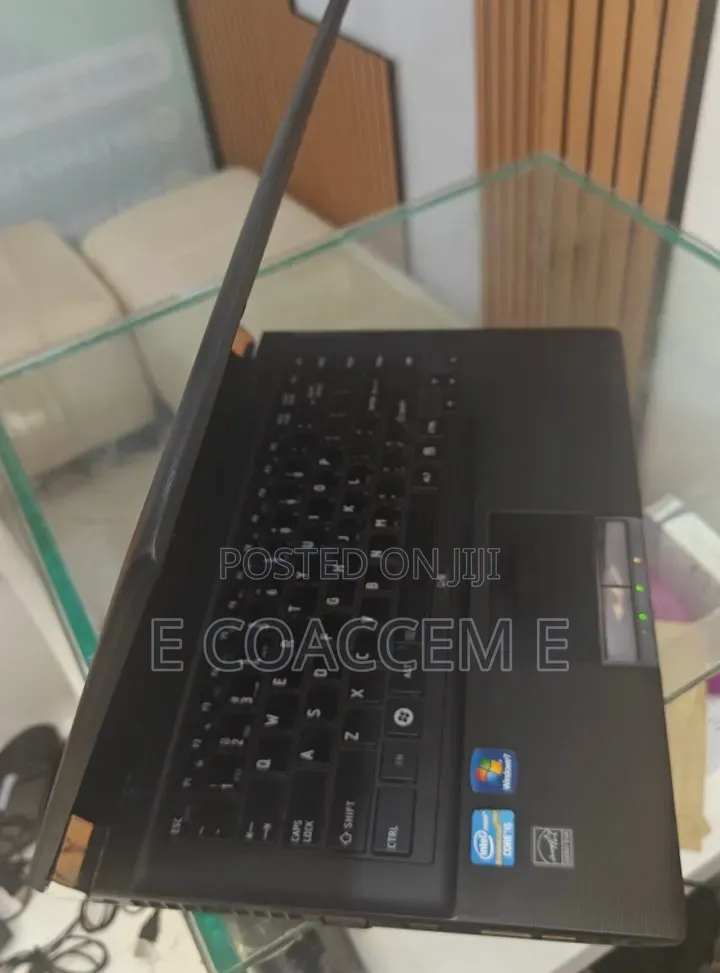 Laptop Toshiba Tecra R950 6GB Intel Core i5 HDD 500GB