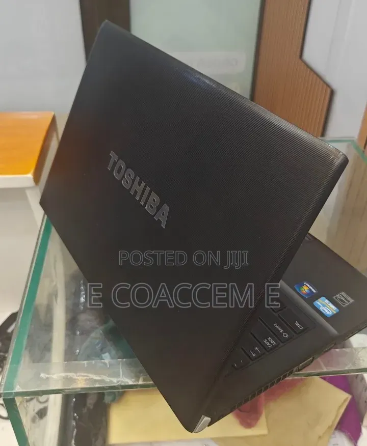 Laptop Toshiba Tecra R950 6GB Intel Core i5 HDD 500GB