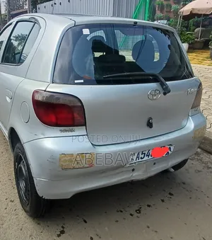 Toyota Vitz 2001 Silver