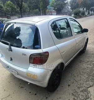Toyota Vitz 2001 Silver