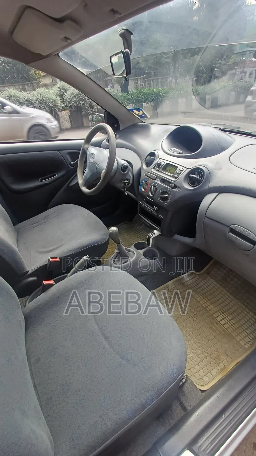 Toyota Vitz 2001 Silver