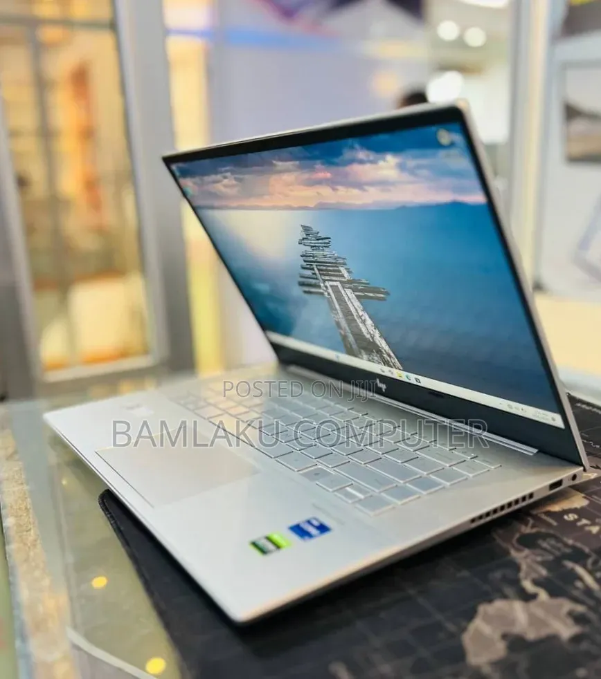 New Laptop HP Envy 15 16GB Intel Core i7 SSD 512GB