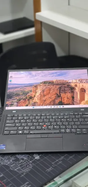 New Laptop Lenovo ThinkPad X1 Carbon 16GB Intel Core i7 SSD 512GB