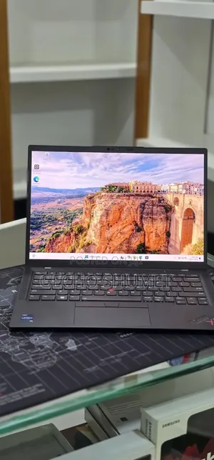 New Laptop Lenovo ThinkPad X1 Carbon 16GB Intel Core i7 SSD 512GB
