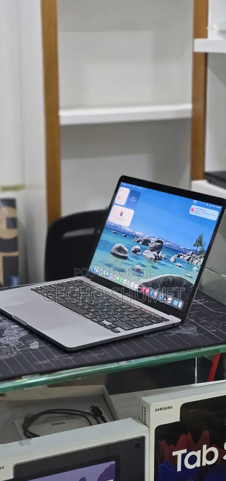 New Laptop Apple MacBook Pro 2020 M1 16GB Apple M1 Pro SSD 256GB