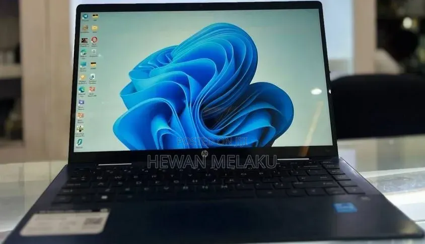 New Laptop HP Pavilion 14 8GB Intel Core i3 SSD 256GB