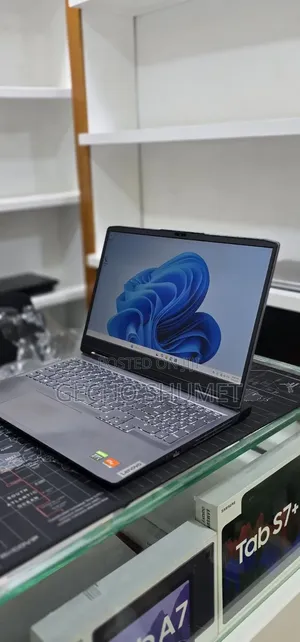 New Laptop Lenovo 16GB AMD Ryzen 7 SSD 512GB