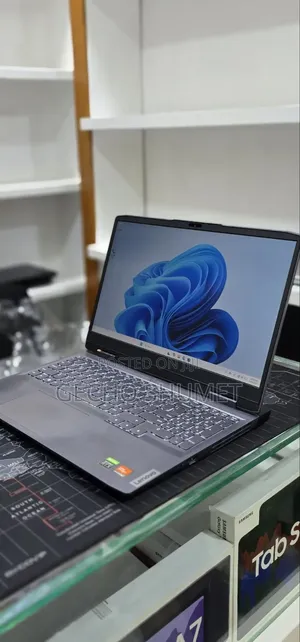 New Laptop Lenovo 16GB AMD Ryzen 7 SSD 512GB