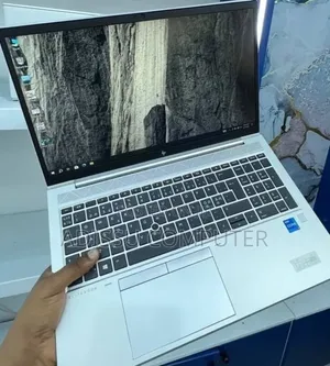 New Laptop HP EliteBook 850 G8 16GB Intel Core i5 SSD 512GB