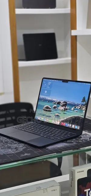 New Laptop Apple MacBook Air 2025 M4 16GB Apple M4 SSD 256GB