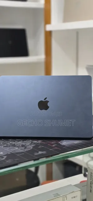 New Laptop Apple MacBook Air 2025 M4 16GB Apple M4 SSD 256GB