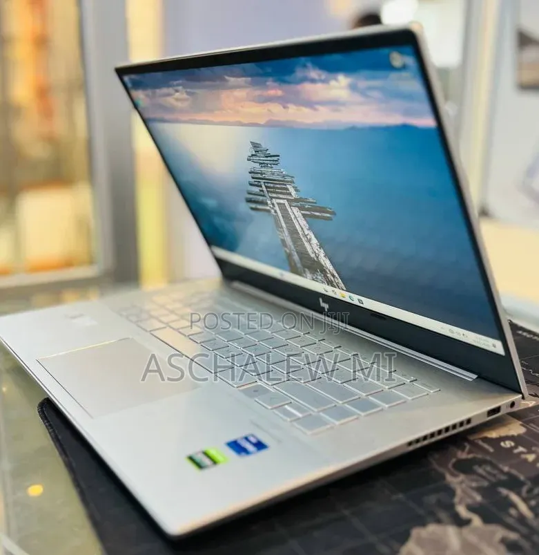 New Laptop HP Envy 15 16GB Intel Core i7 SSD 512GB
