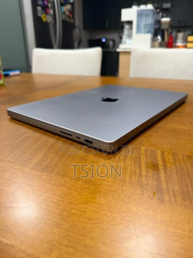 Laptop Apple MacBook Pro 2021 M1 Max 64GB Apple M1 Max SSD 1T
