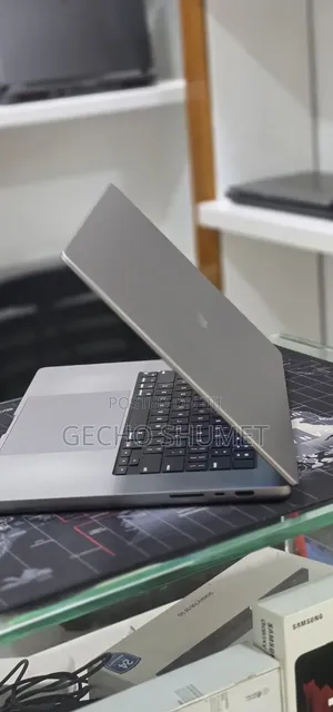 New Laptop Apple MacBook Pro 2021 M1 Max 64GB Apple M1 Max SSD 1T