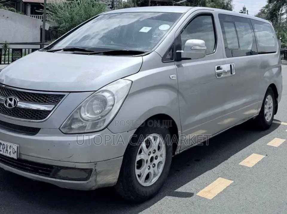 Hyundai Starex 2011 Silver