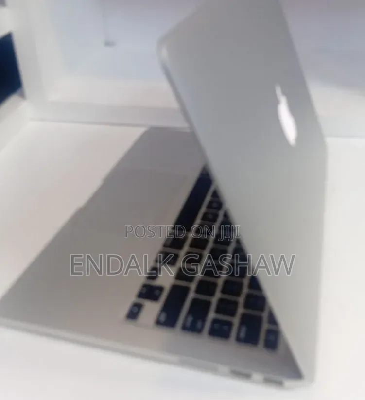 New Laptop Apple MacBook Pro 2013 8GB Intel Core i5 SSD 256GB