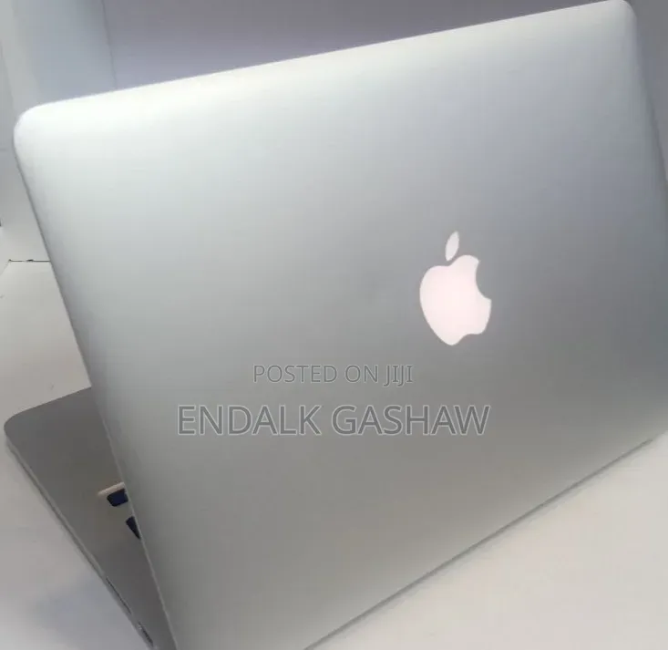 New Laptop Apple MacBook Pro 2013 8GB Intel Core i5 SSD 256GB