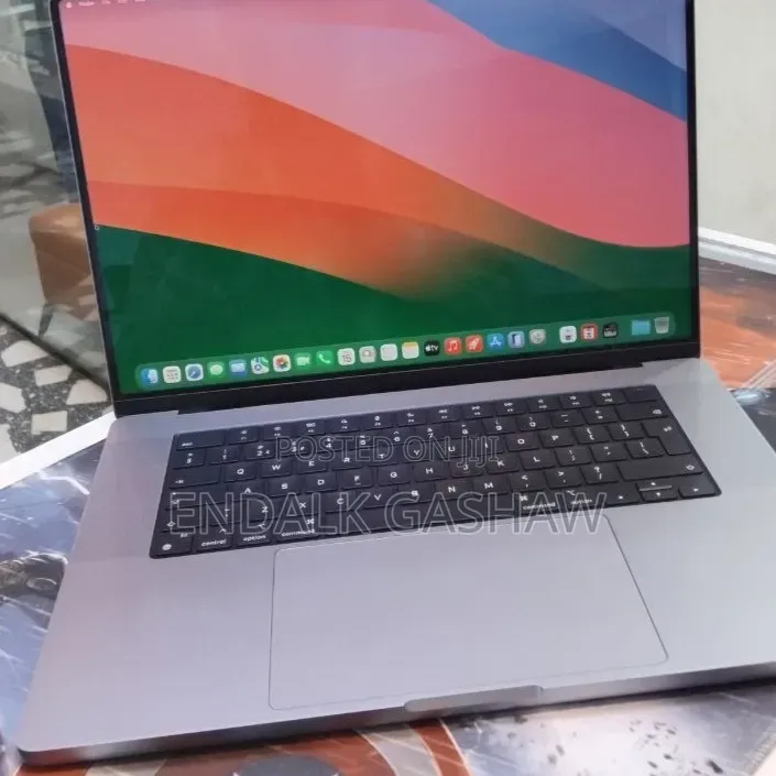 New Laptop Apple MacBook Pro 2021 M1 Max 64GB Apple M1 Max SSD 1T