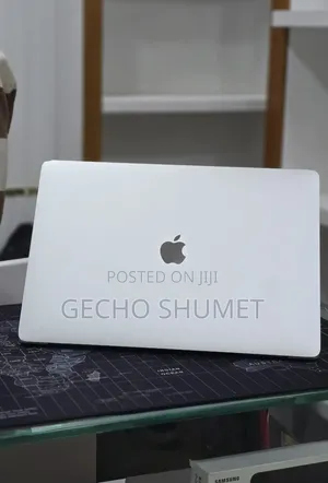 New Laptop Apple MacBook Pro 2017 16GB Intel Core i7 SSD 512GB
