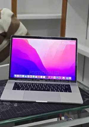 New Laptop Apple MacBook Pro 2017 16GB Intel Core i7 SSD 512GB