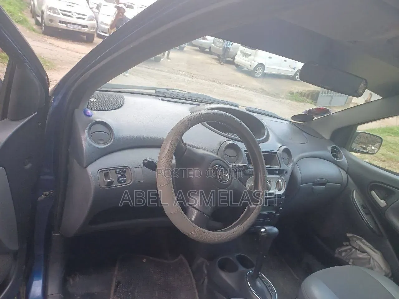 Toyota Vitz 2004 Blue