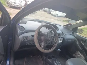 Toyota Vitz 2004 Blue
