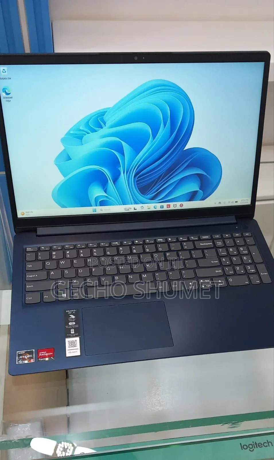 New Laptop Lenovo IdeaPad 1 8GB AMD Ryzen 5 SSD 256GB