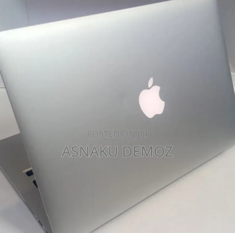 New Laptop Apple MacBook Pro 2013 8GB Intel Core i5 SSD 256GB
