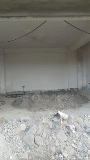 23 SQM Commercial Shop for Sale at Ayat Train Station