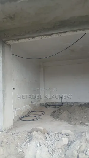 23 SQM Commercial Shop for Sale at Ayat Train Station