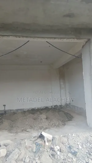 23 SQM Commercial Shop for Sale at Ayat Train Station