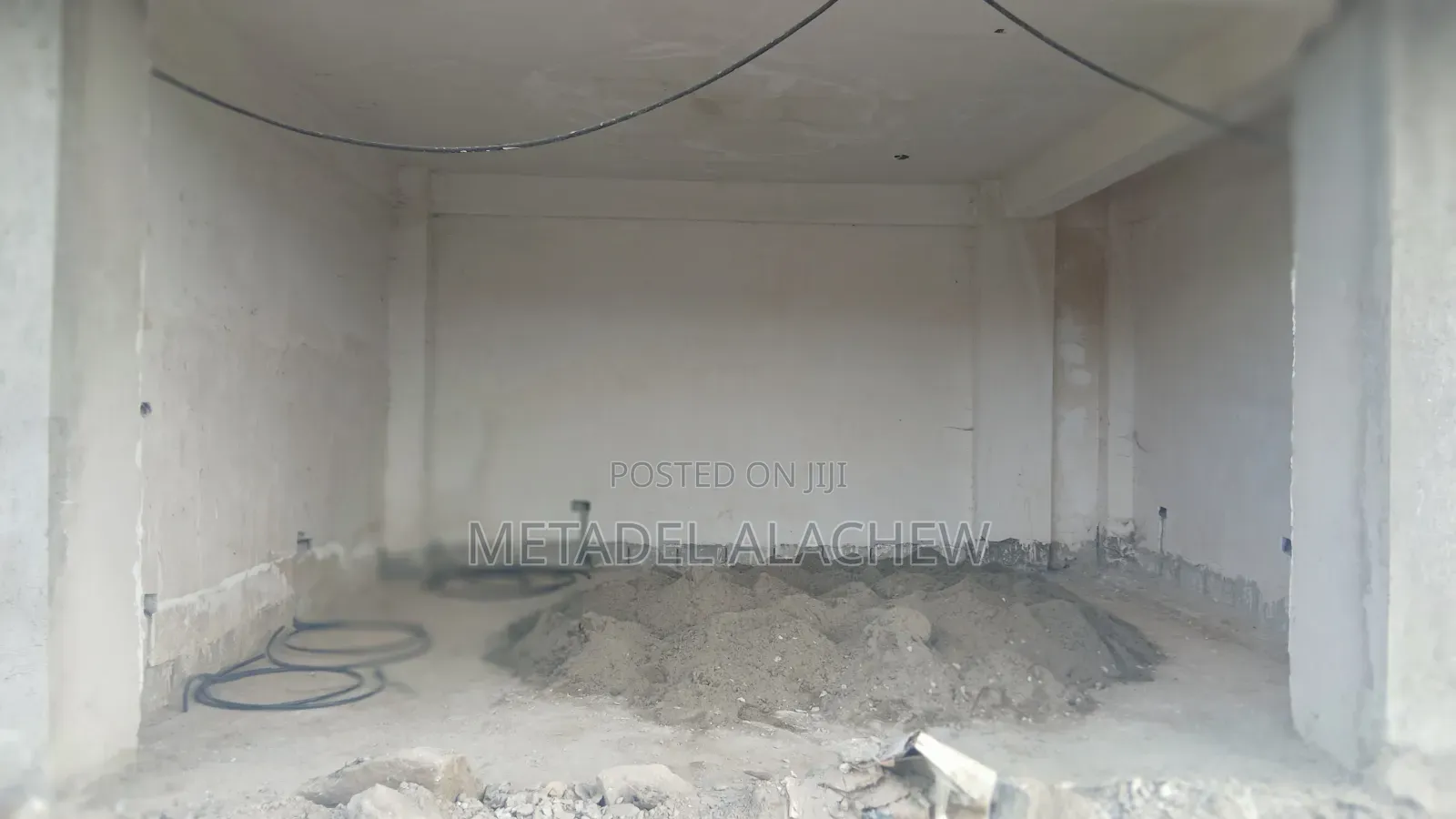 23 SQM Commercial Shop for Sale at Ayat Train Station