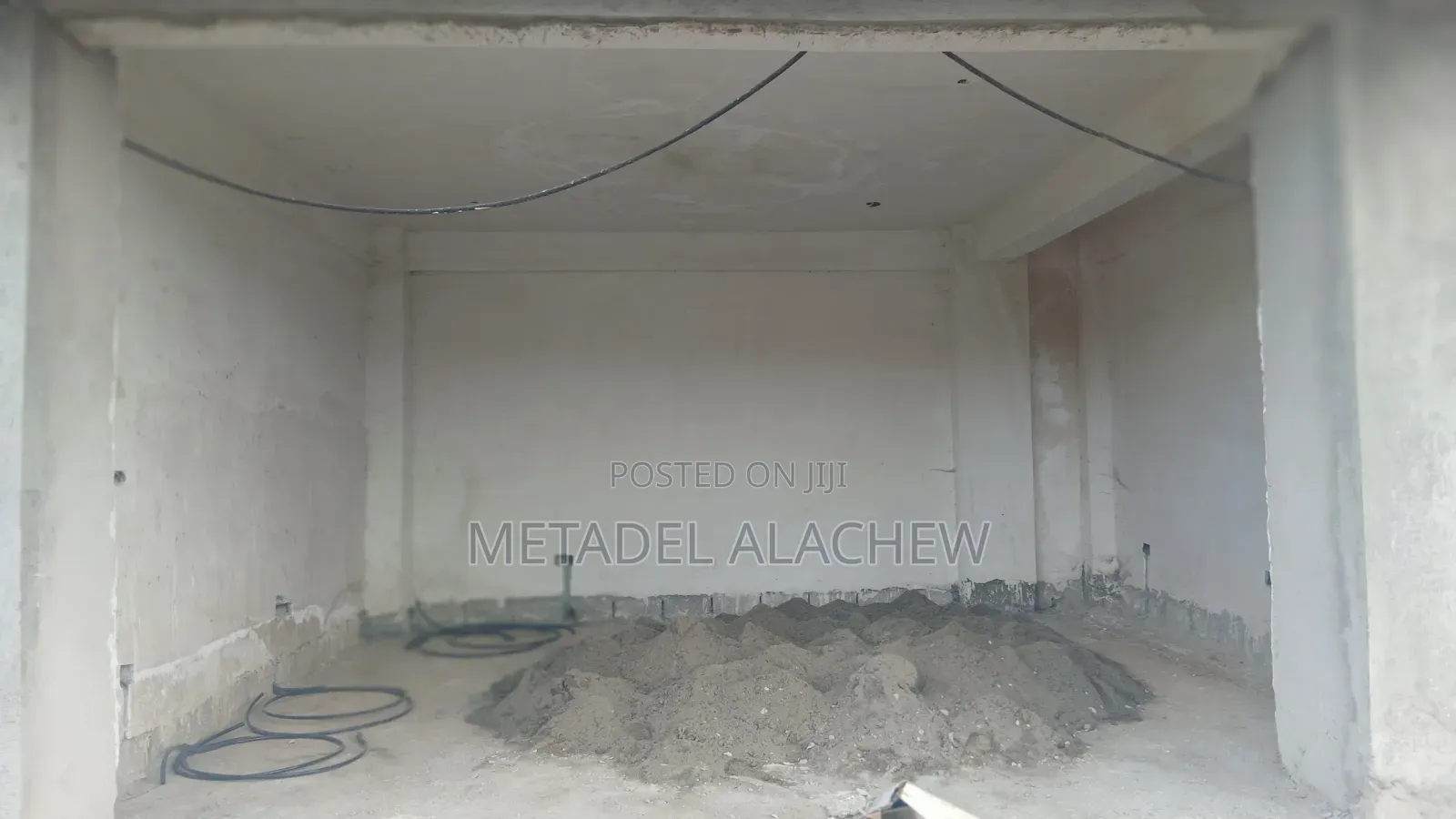 23 SQM Commercial Shop for Sale at Ayat Train Station