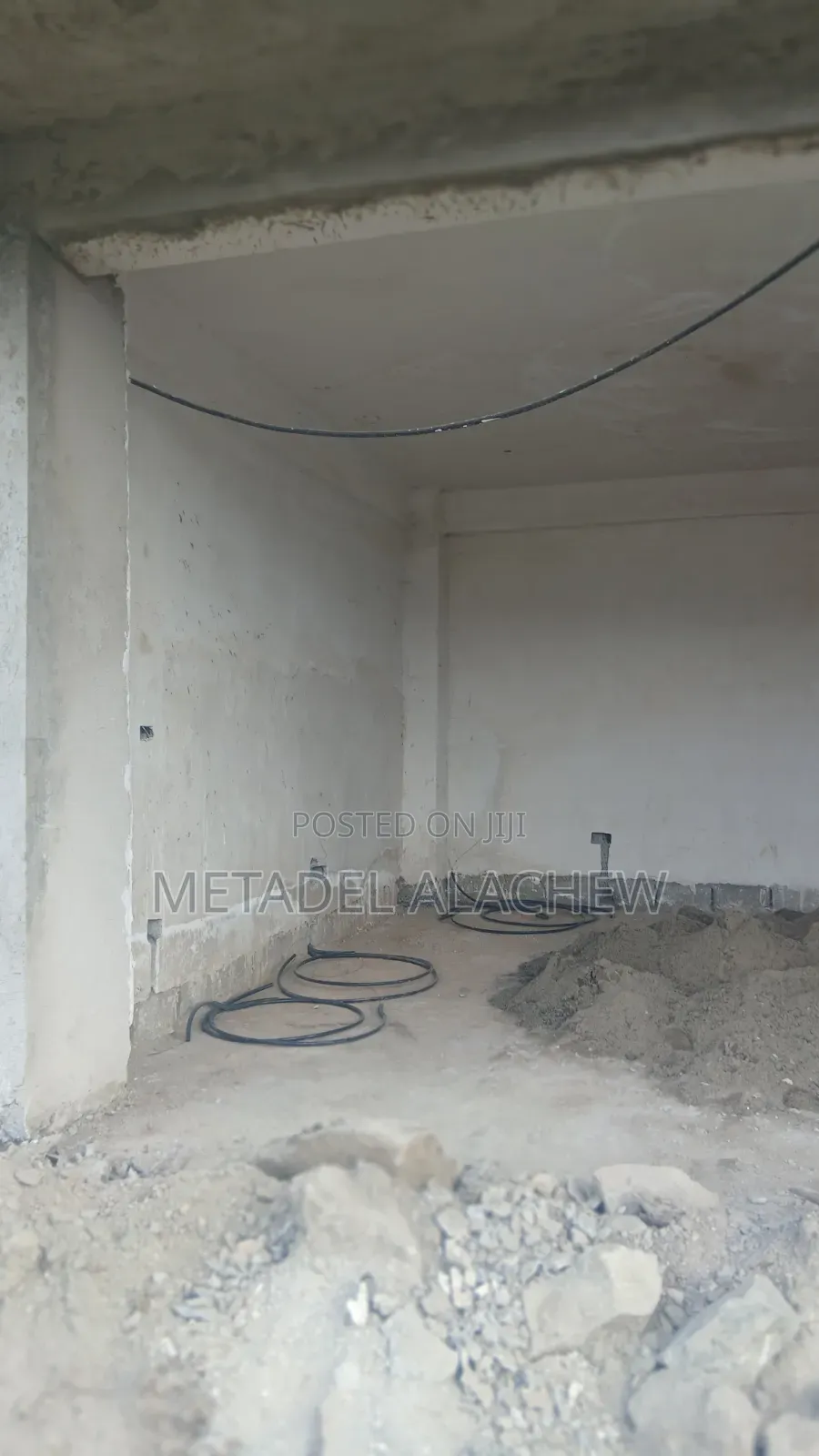 23 SQM Commercial Shop for Sale at Ayat Train Station