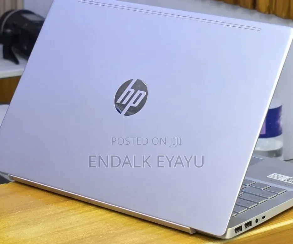 New Laptop HP Pavilion 14 8GB Intel Core i5 SSD 512GB
