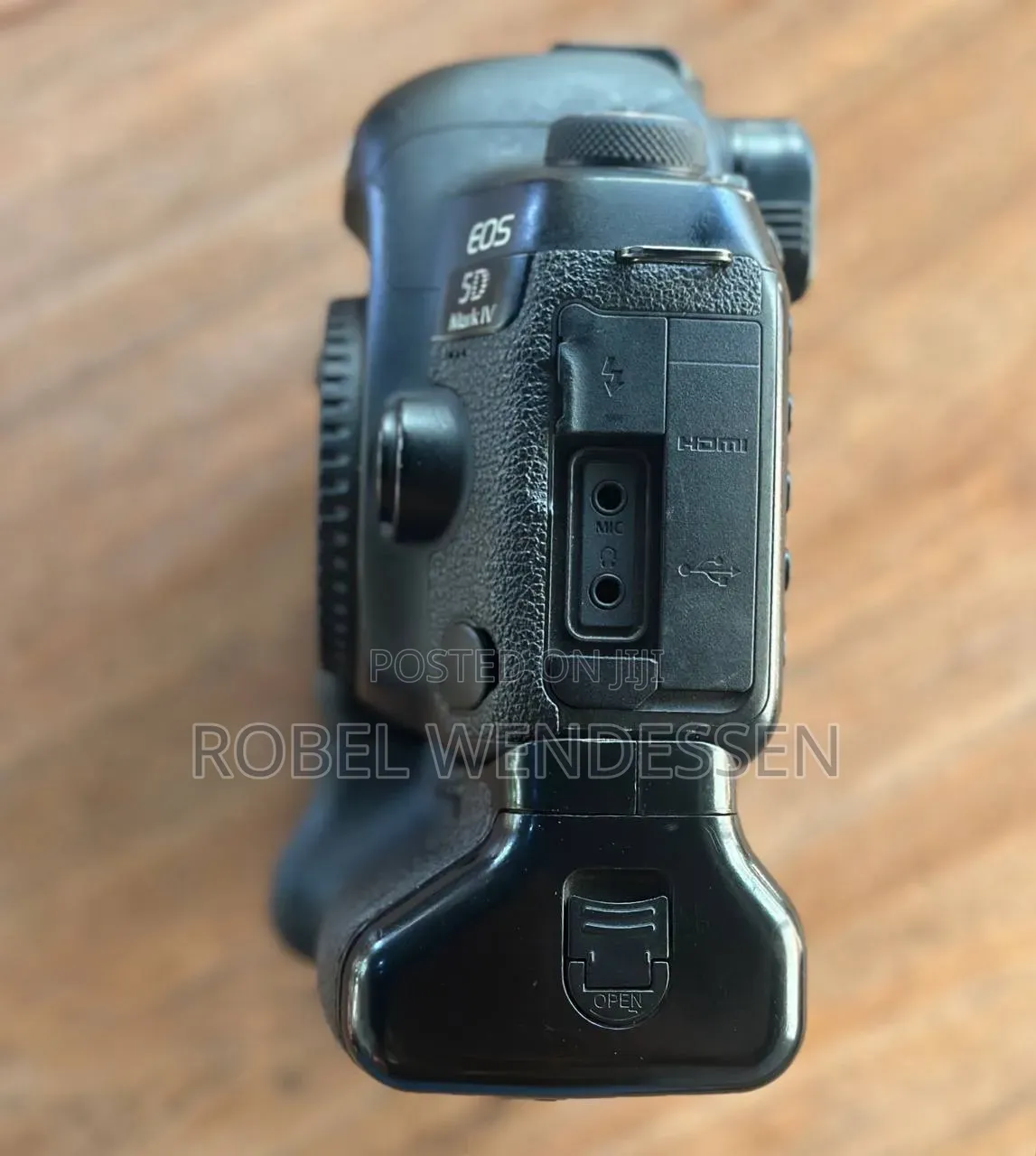Canon 5D Mark IV Body With Battery Grip