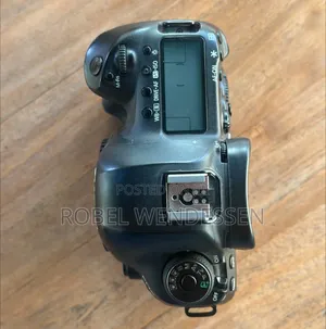 Canon 5D Mark IV Body With Battery Grip