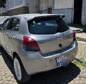 Toyota Yaris 2010 Silver