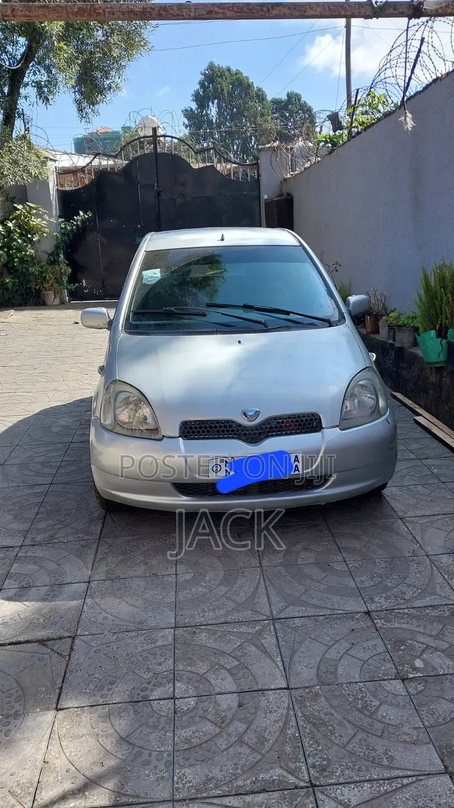 Toyota Vitz 2001 Silver
