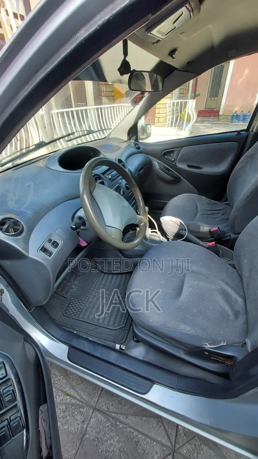Toyota Vitz 2001 Silver