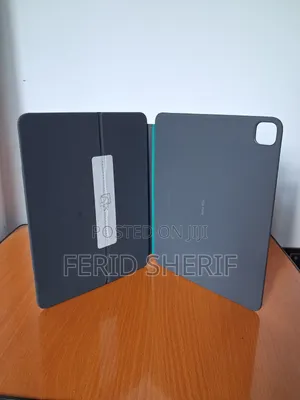 New Apple iPad Pro 13 (2025) 256 GB Black