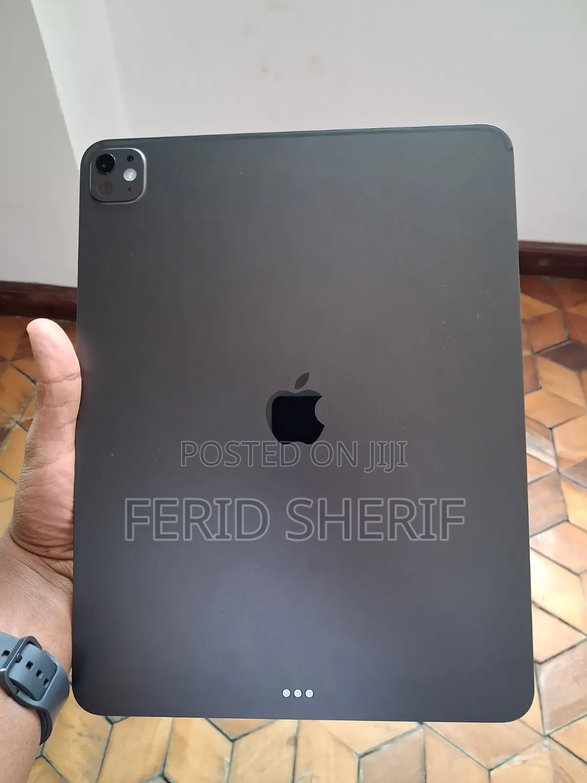 New Apple iPad Pro 13 (2025) 256 GB Black