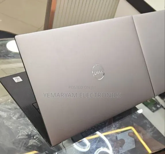 New Laptop Dell Precision 5560 16GB Intel Core i7 SSD 512GB
