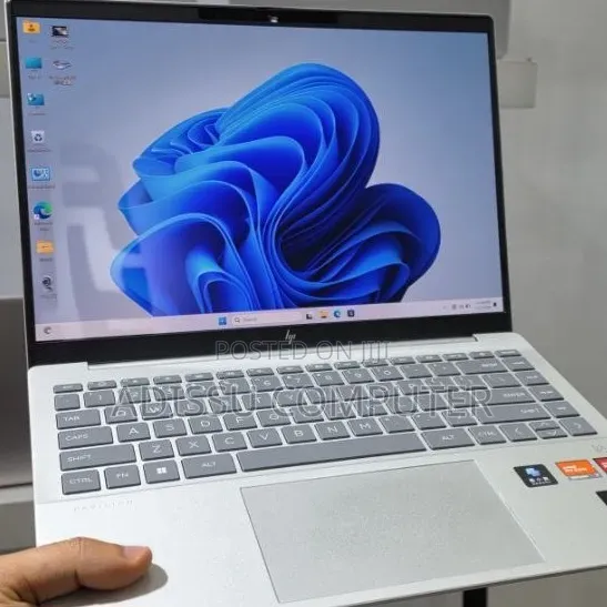 New Laptop HP Pavilion 14 16GB AMD Ryzen 7 SSD 1T