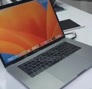 New Laptop Apple MacBook 2017 16GB Intel Core i7 SSD 512GB