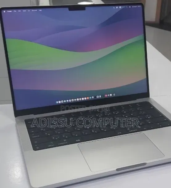 New Laptop Apple MacBook Pro 2024 M4 16GB Apple M4 Pro SSD 512GB