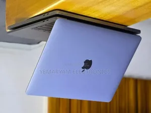 New Laptop Apple MacBook Pro 2019 16GB Intel Core i7 SSD 512GB