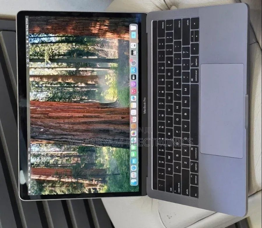 New Laptop Apple MacBook Pro 2019 16GB Intel Core i7 SSD 512GB