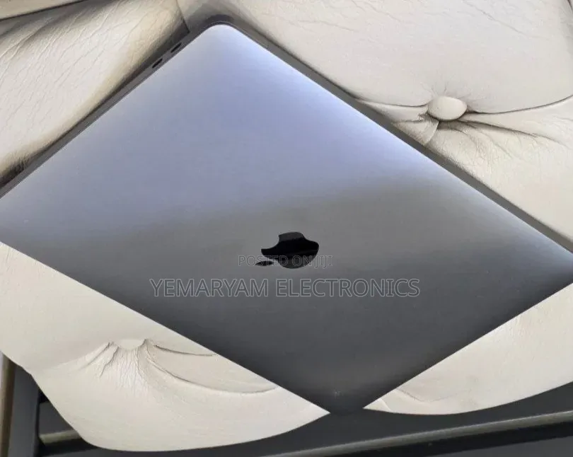 New Laptop Apple MacBook Pro 2019 16GB Intel Core i7 SSD 512GB